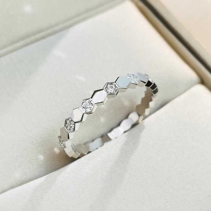 925 sterling silver personalized interval zircon ring suitable for womens engagement and wedding luxurious high-quality and exquisite jewelryXJ250327