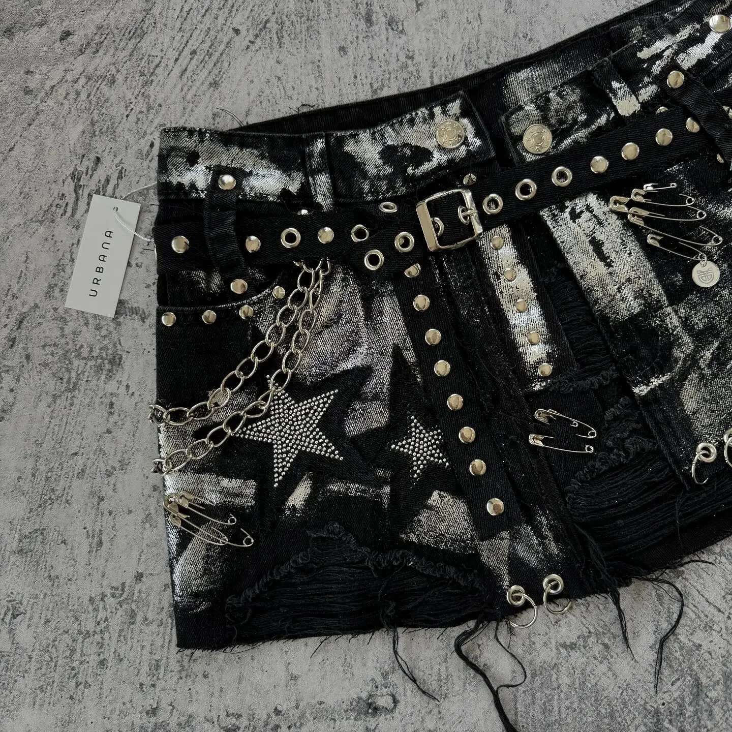 Y2k New Gothic Retro Black Denim Haruku Star Graphic Rhie Rivet Mini Skirt Sexy Hot Girl Slim Low Waist Hip Skirts