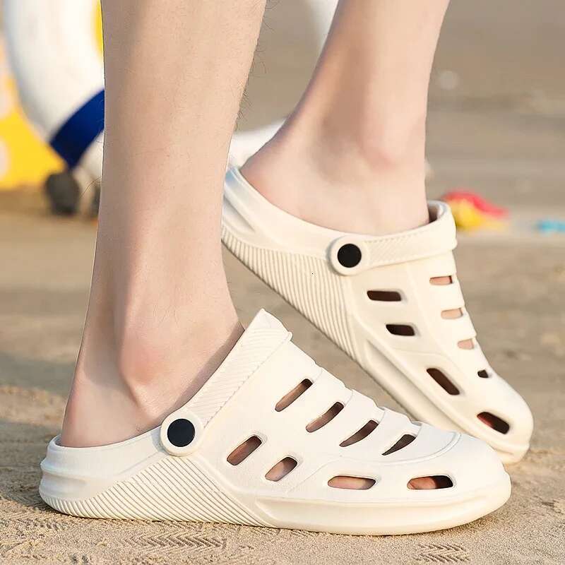 New Trendy Sandals for Men Hole Men's Home Outdoor Beach Slippers Casual Shoes