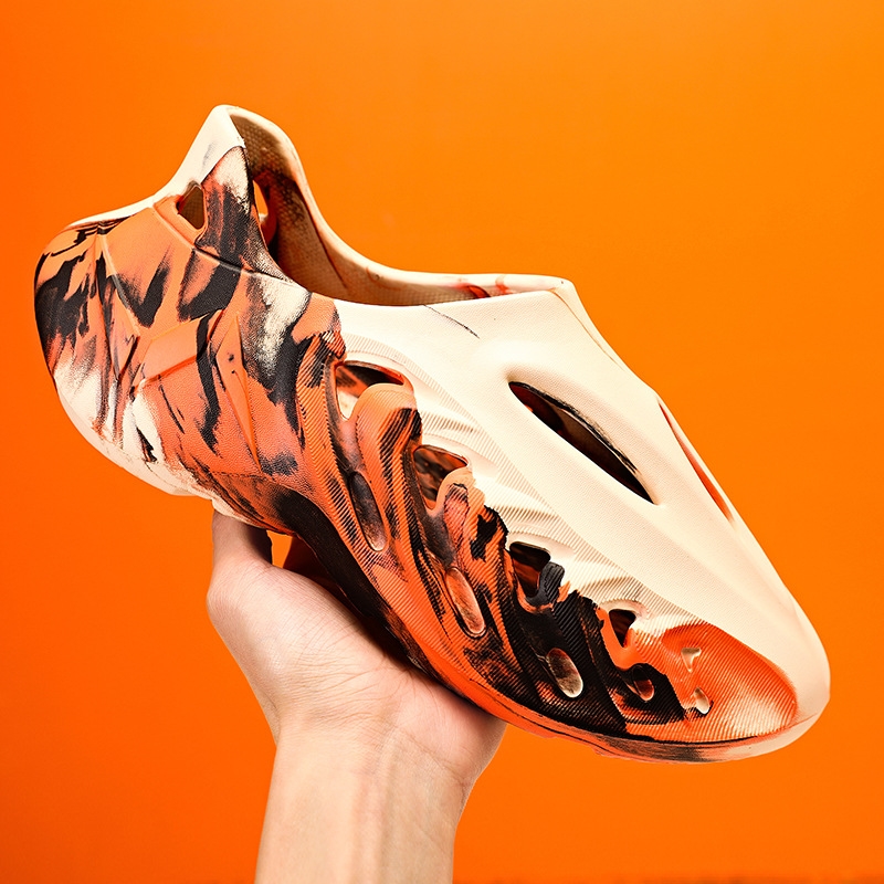 designer shoes 2025 Men's trendy hollowed-out Roman sandals and beach shoes men's sports camouflage coconut holey shoes for summer