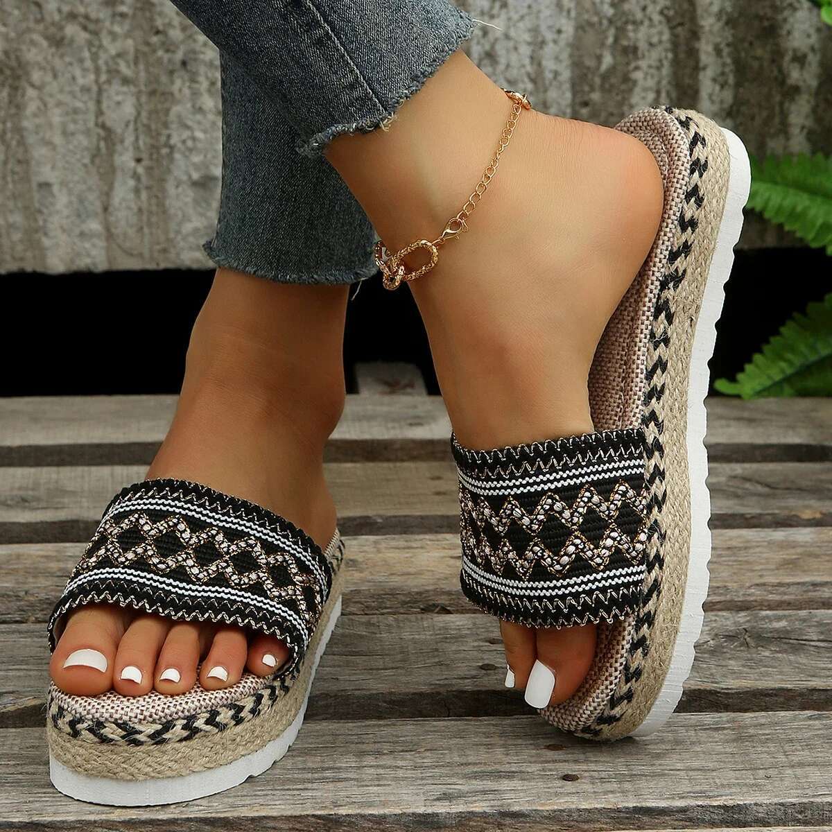 2025 Summer New Beach Leisure Designer Fashion High Heel Sandals Bohemian Handmade Women's Canvas Shoes