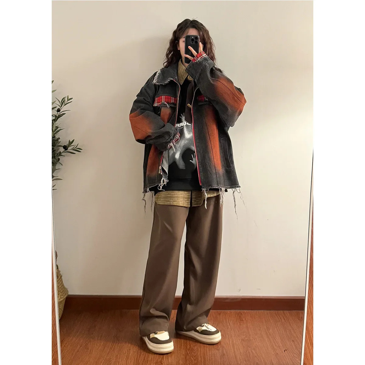 Retro American plain spliced denim jacket for women in spring spray colors washed retro feel high seam short 250326