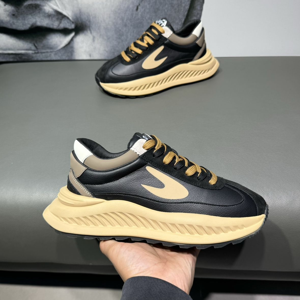 Fashion soft soles comfortable shoes men handsome sports casual shoes ultralight cushioned running shoes Streetwear Sneakers 2025 new