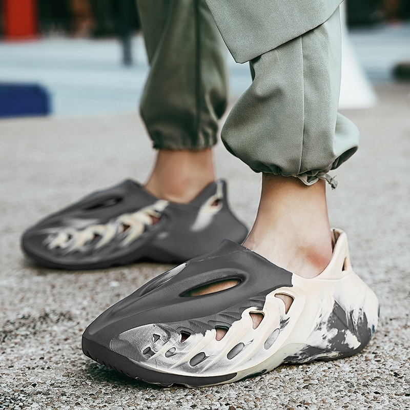 designer shoes 2025 Men's trendy hollowed-out Roman sandals and beach shoes men's sports camouflage coconut holey shoes for summer