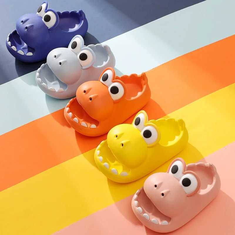 Slipper Cute childrens sandals with hollow out sliders family girls shoes cartoon crocodile boys sandals soft sole anti slip childrens summer sliders 