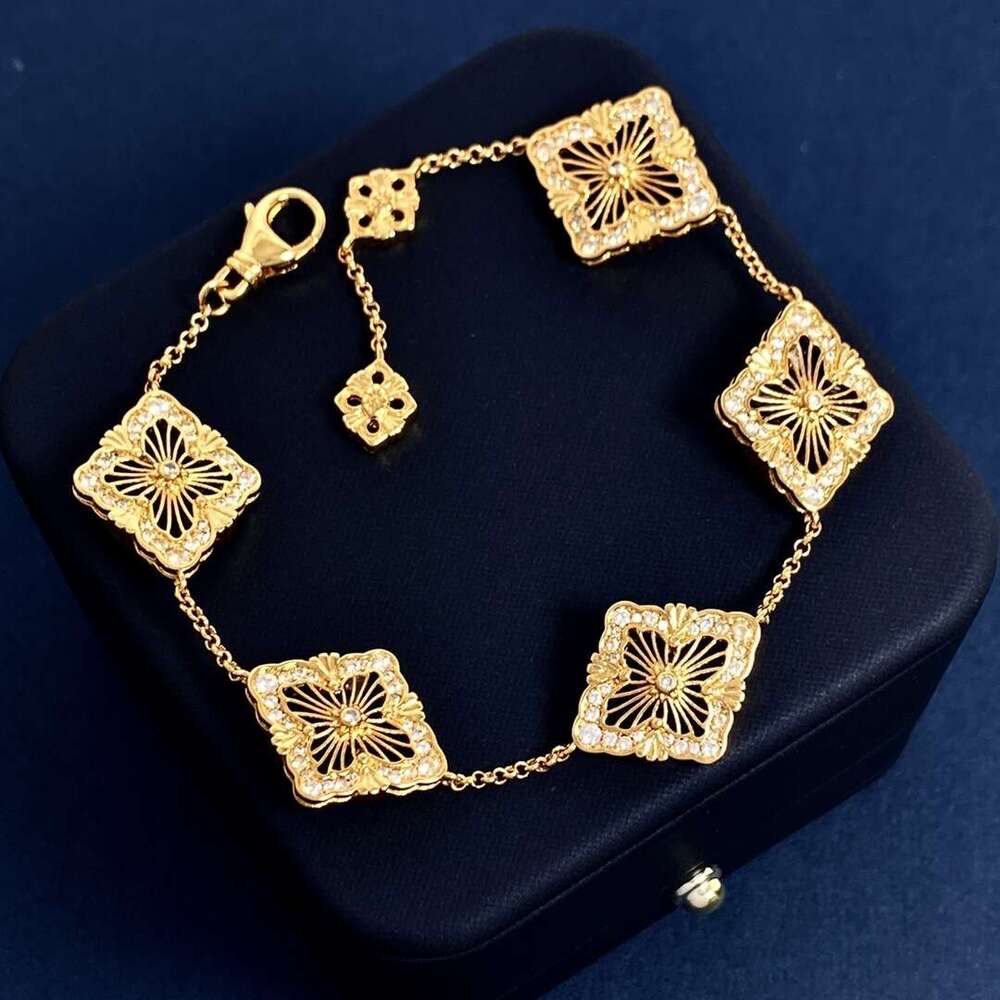 High version Buchi five wer dia clover shell agate palace style women's plated bracelet