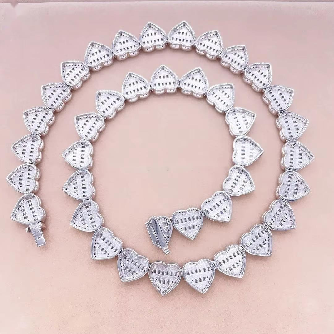 Hot Selling High Quality Moissanite Hip Hop Jewelry Heart-shape Necklace VVS Moissanite Cuban Chain Necklace