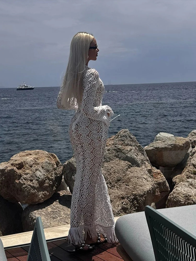 Elegant Knitted Tassel Hollow Long Skirt Womens O-neck Long Sleeve Lace Slimming Dress Summer Womens Holiday Dress 250322