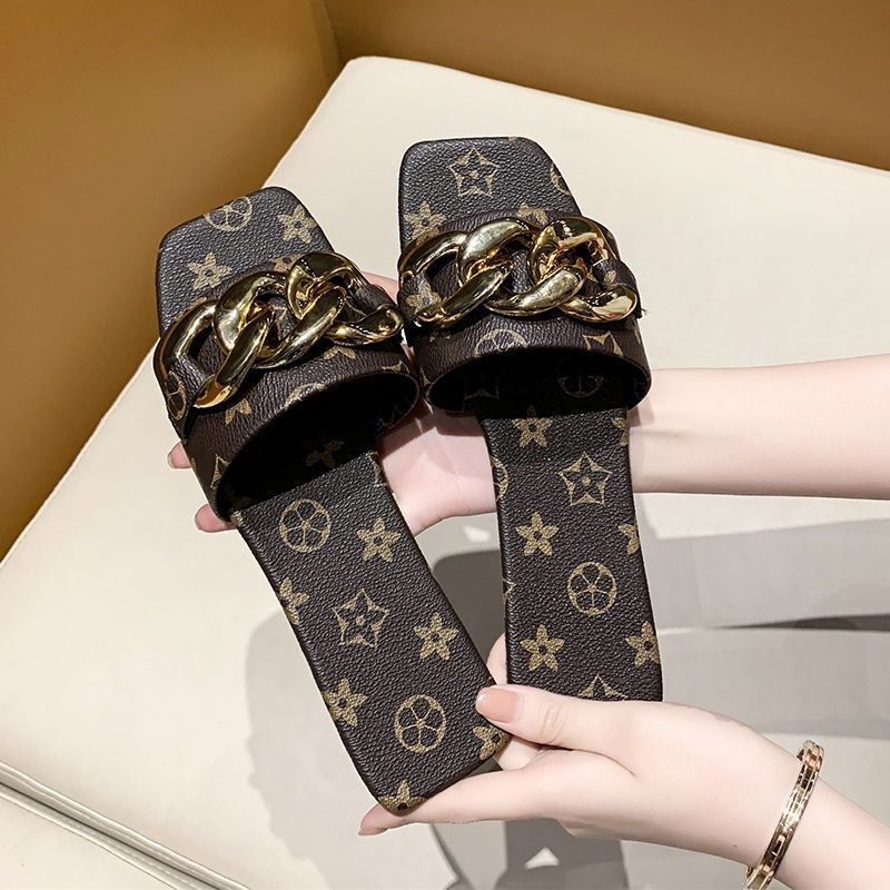 free shipping slippers designers for womens for daily wear 2025 summer hot selling flat bottomed fashionable versatile indoor and outdoor sizes 35-42