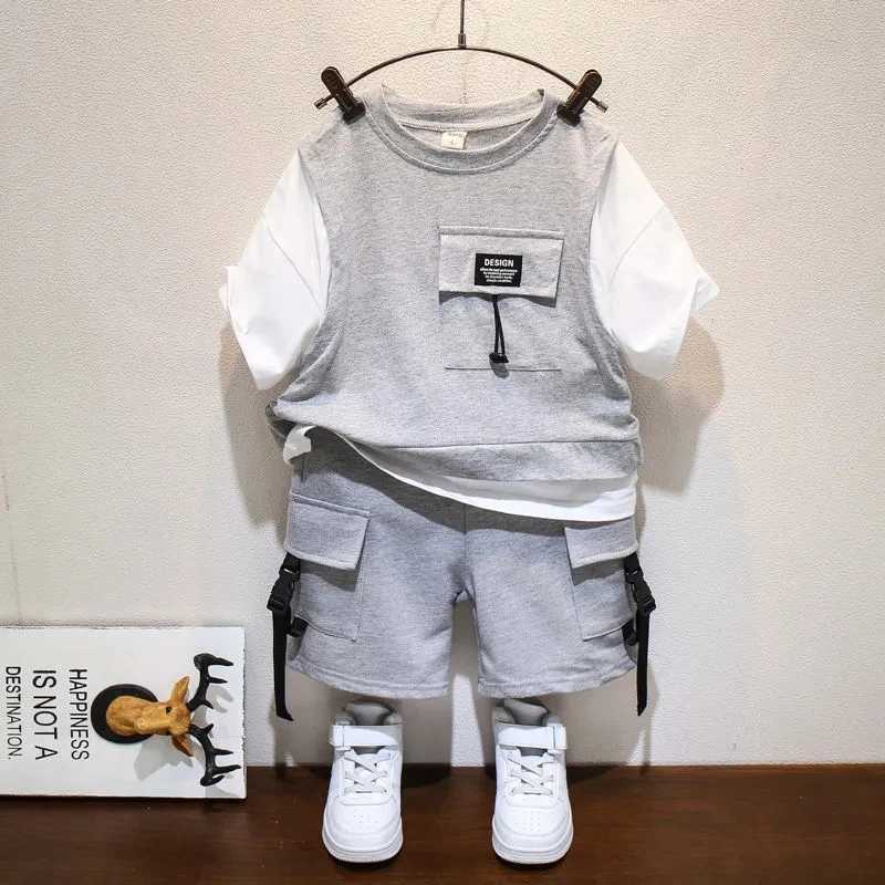 Childrens Summer Set New Fashion Childrens Baby Handsome Short Sleeve Top 2-piece Set Boys Casual Clothing SetT250327