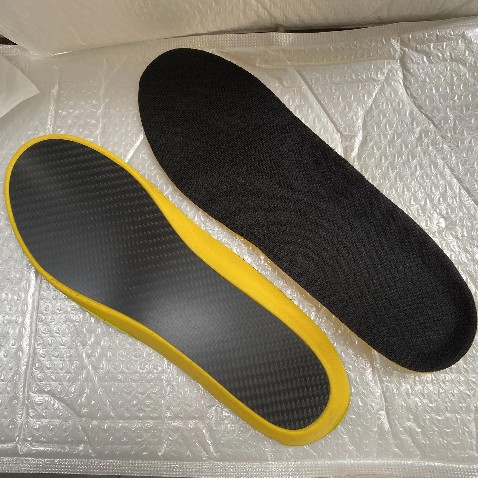 1Pair Carbon Fiber Sports Insoles-Plantar High Elastic Pad Carbon Plate Ortic Insoles-For Running Football Basketball 250325