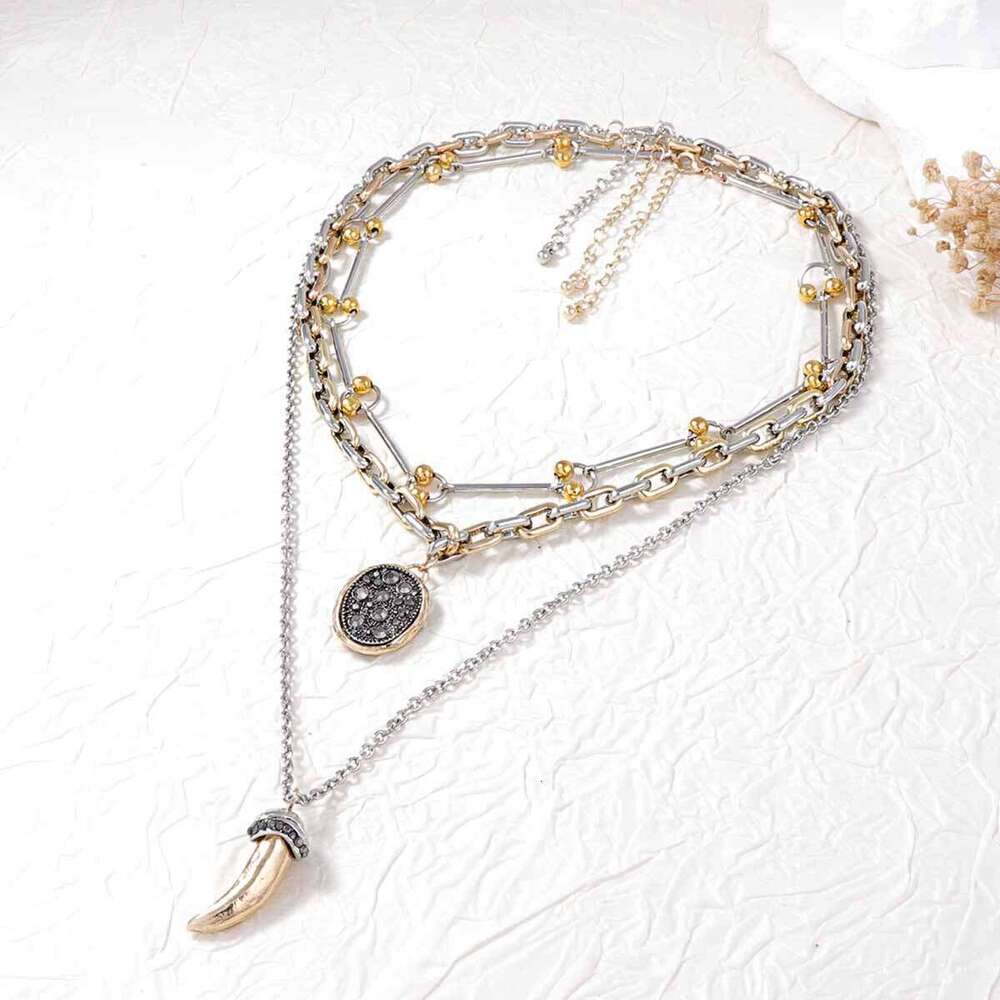 Luxury Minimalist Animal Horn Pendant Necklace Set Three Piece Layered Chain Women Fashion Statement Jewelry