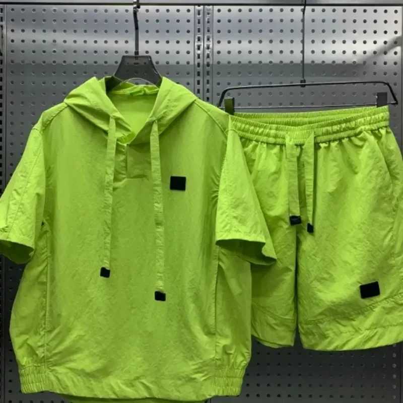 Mens loose lightweight breathable T-shirt set with product style pockets fashionable and casual sports hoodie short sleeved two-piece designXJ250326