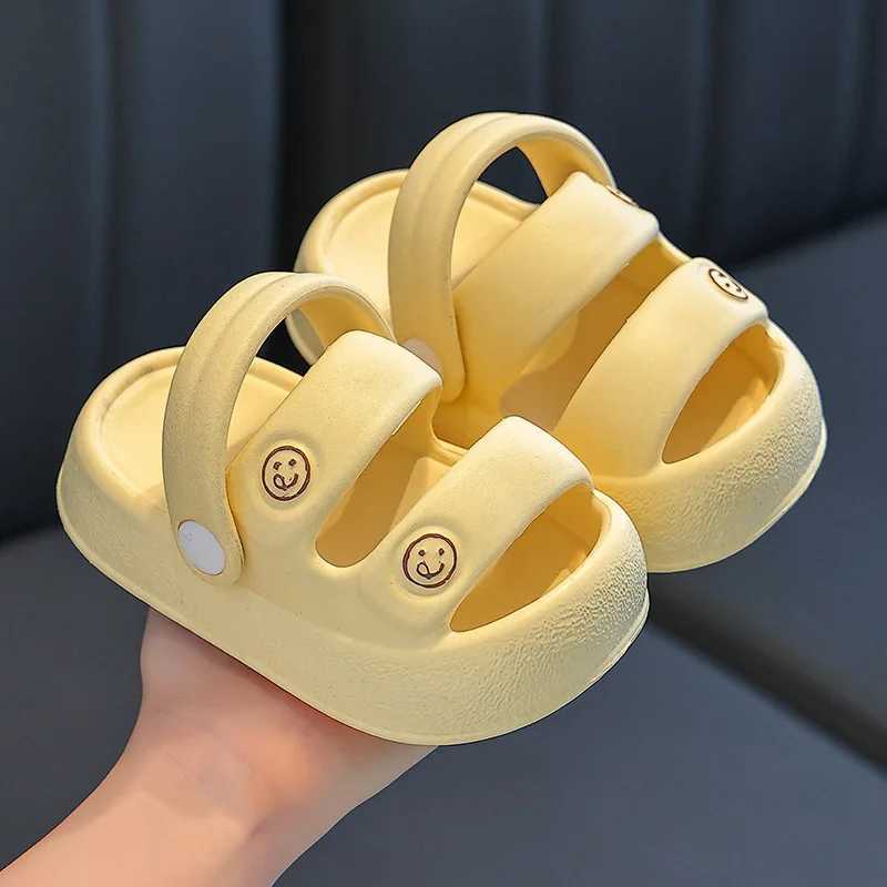 Slipper 2025 Solid Smiling Boy and Girl Slide Summer EVA Childrens Outdoor Sandals Soft Bottom Waterproof Childrens Beach Slide S25326