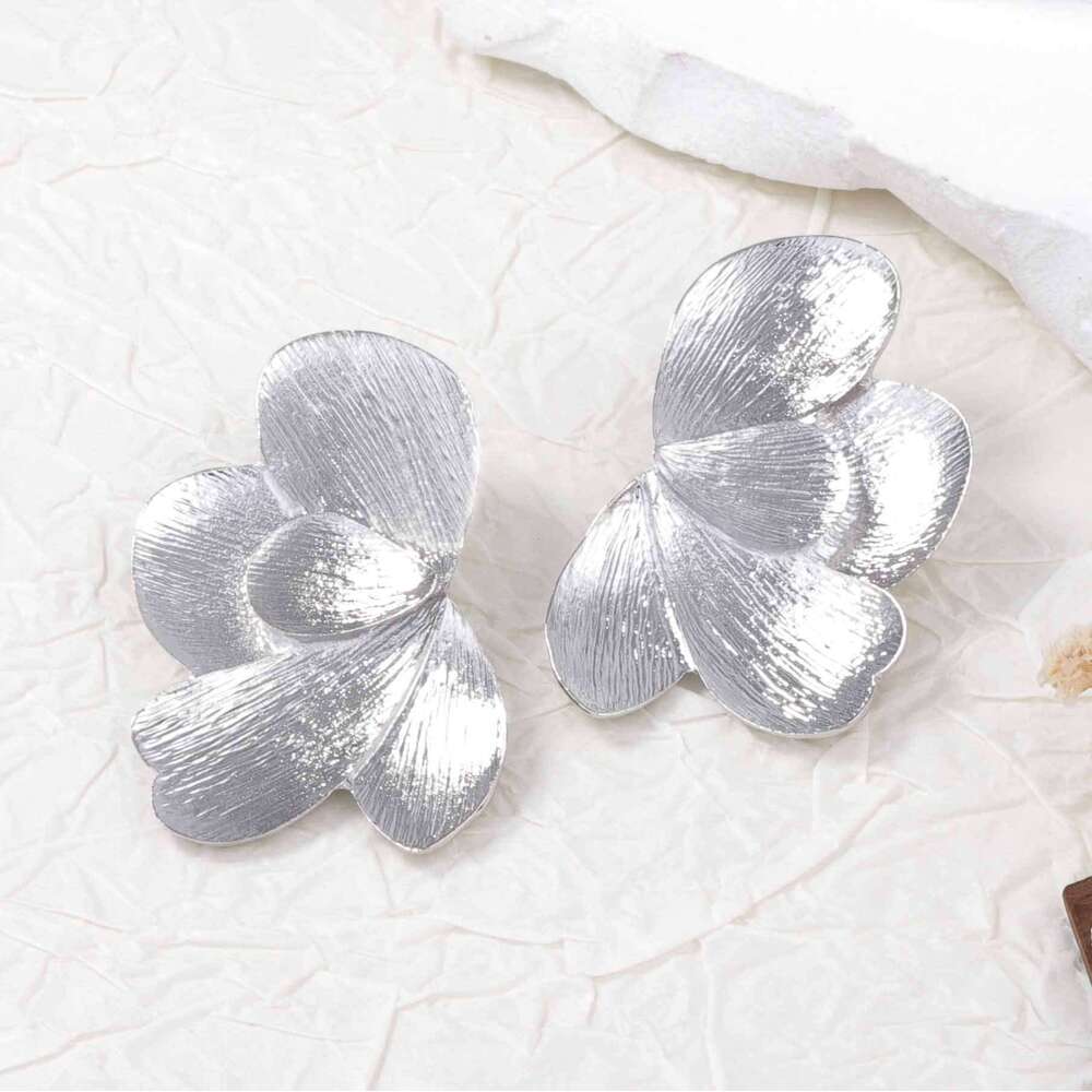 Luxury Floral Petal Stud Earrings Bold Vintage Inspired Alloy Fashion Jewelry for Women