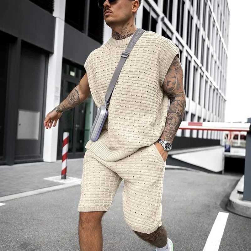 Summer Mens Sports and Leisure Day Loose Trend Short Sleeve Shirt Set Street Mens Shorts Set Ropa Para HombreXJ250326