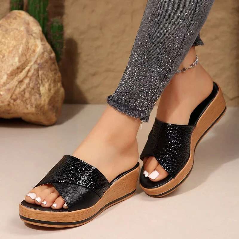 2025 Summer New Ma Po Heel Women's Thick Bottom Designer Fashion Sandals Summer New Women's Slope Heel Leather Casual Sandals Women's S