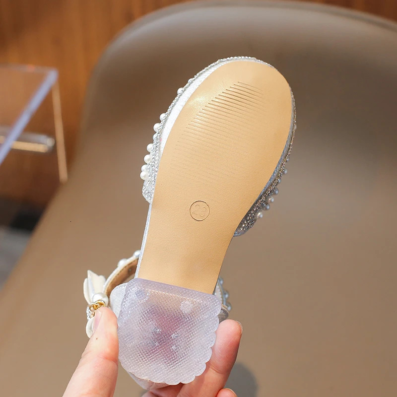 Girls Princess Shoes 3-12 Years Old Silver Crystal Girls High Heels Fashion Non-slip Kids Performance Shoes Childrens Sandals 250326