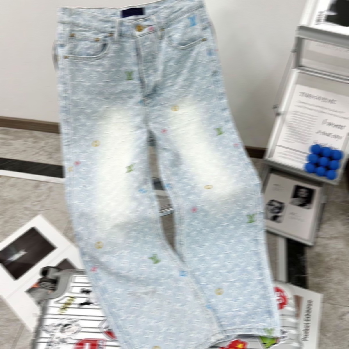 Retro embroidered streetwear jeans for men and women; high-street American full-print trousers; casual straight-leg long pants; loose