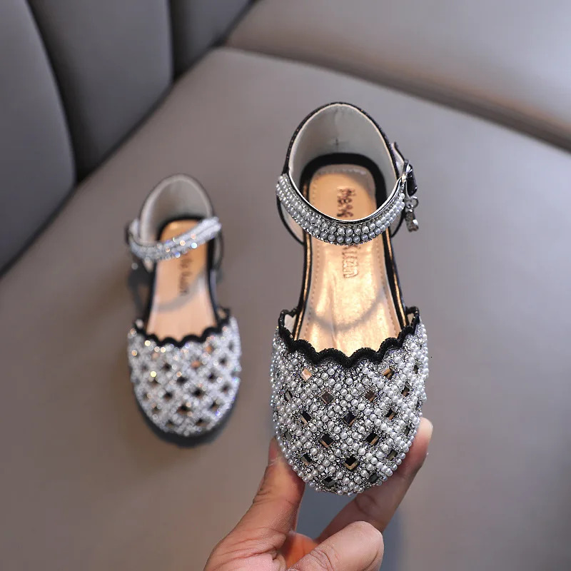 AINYFU Kids Flats Sandals Girls Princess Rhinestone Party Sandals Childrens Leather Hollow Out Beach Shoes Size 21-36 250326