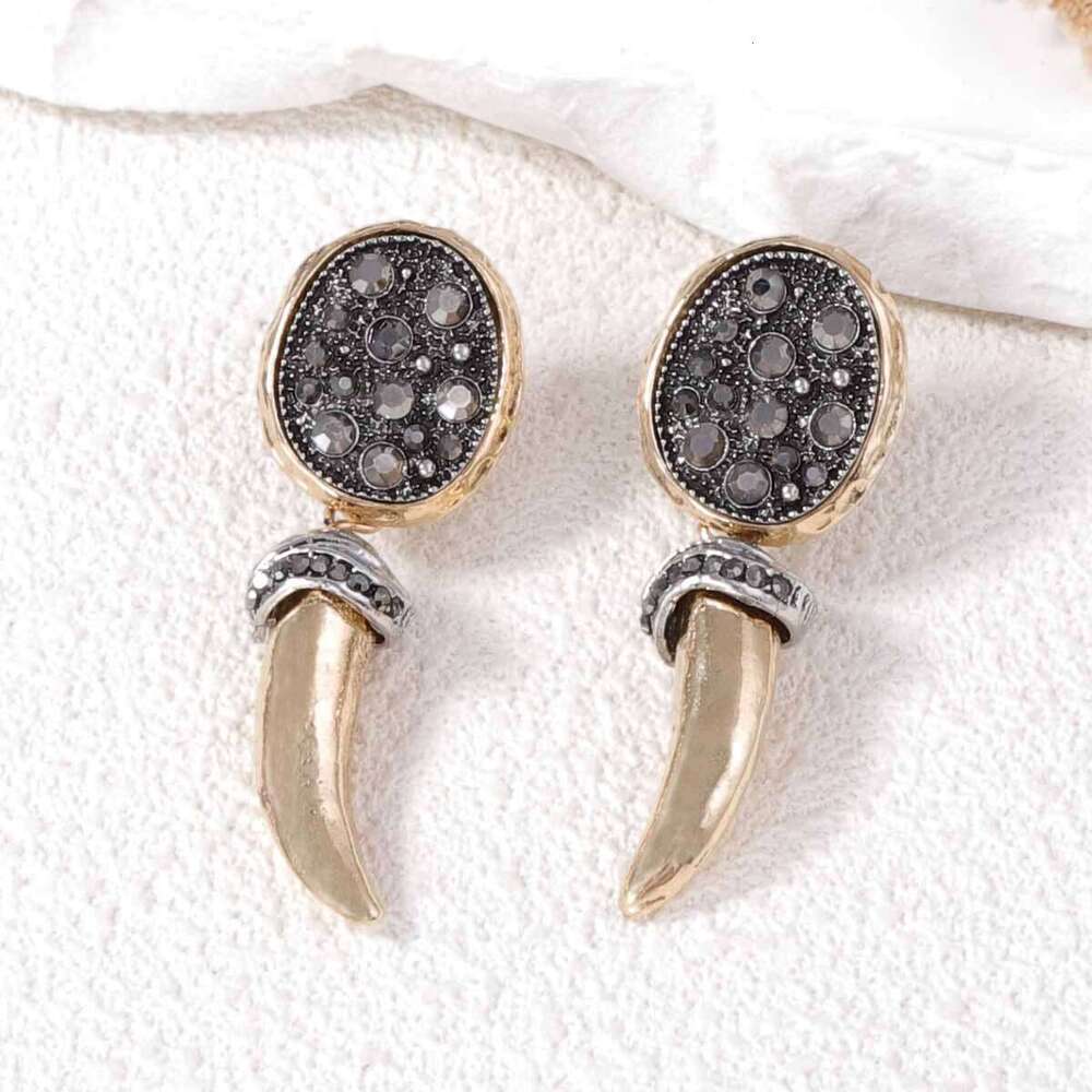 Trendy Vintage Matte Antler Hoop Earrings Lightweight Luxury Everyday Wear for Women