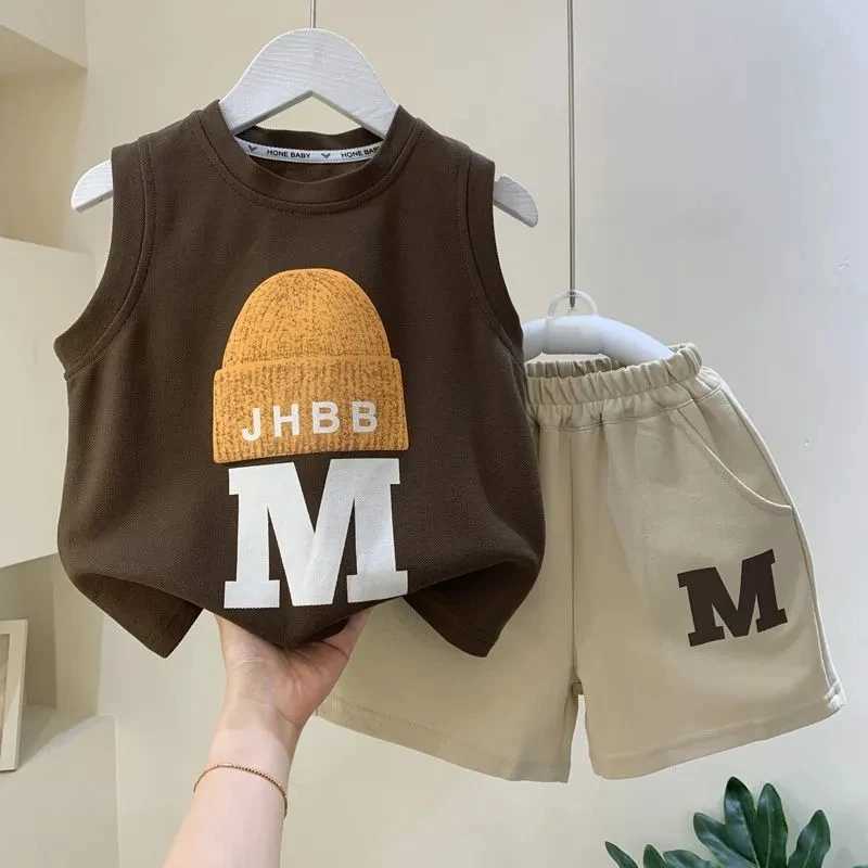 Childrens clothing set summer 2024 new sleeveless T-shirt and two-piece childrens clothing set for baby boysT250327