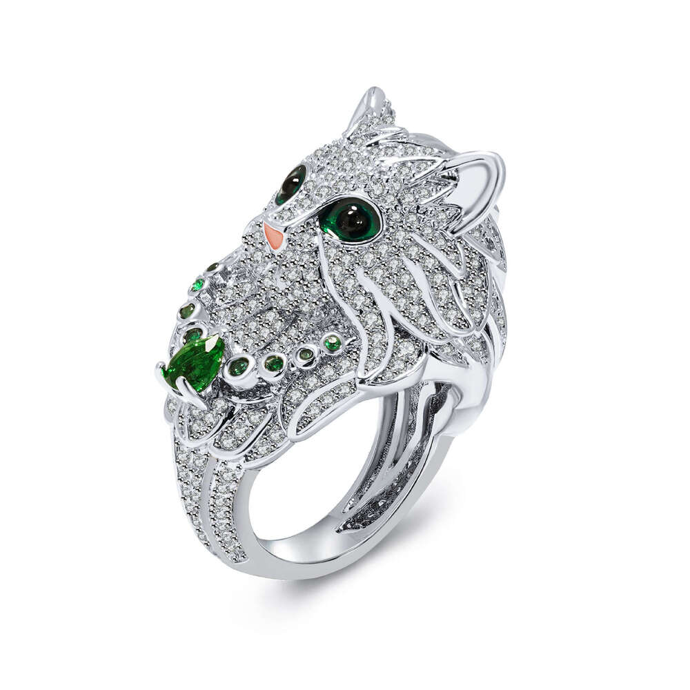 New raccoon shaped jewelry ring with sparkling diamond light and dynamic elf green eyes