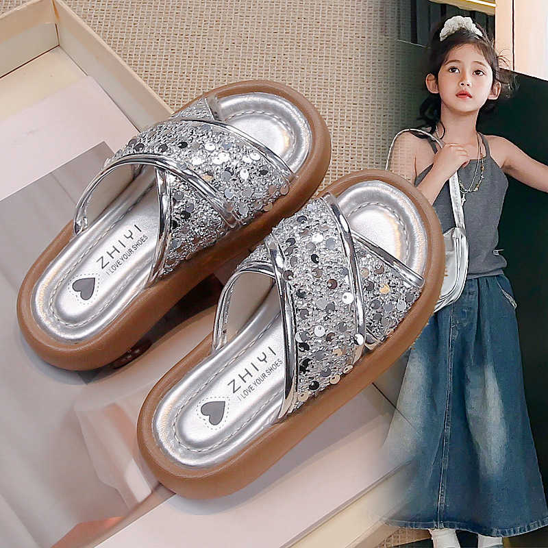 Slipper Summer 2024 new girls non slip beach shoes versatile cool slippers for adults non slip soft soled slippers princess shoes S25326