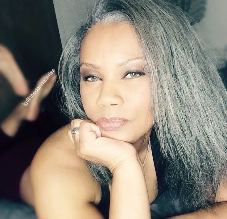 Raw virgin salt&pepper silver gray lace front wigs human hair short ombre lace closure wigs 5X5 hd lace salt pepper grey brazilian hair wavy bob wig 1