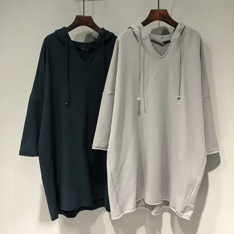 Womens hooded long sleeved sweatshirt with thin and loose style suitable for autumn arrivals comfortable lazy BF competition all in wool 250326