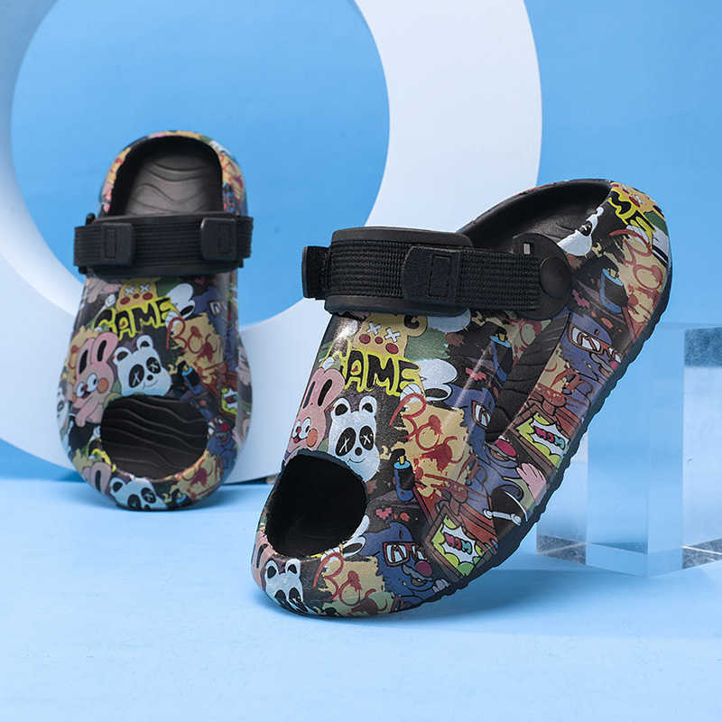 Slipper Summer new childrens slippers for boys with non slip soft bottom cool mop for outdoor wear feel like stepping on poop two in one medium to lar