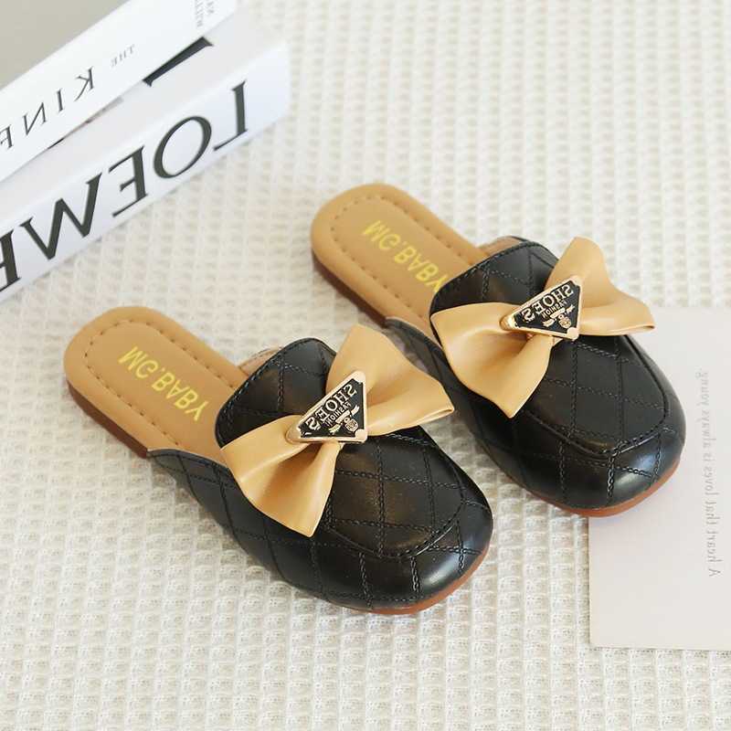 Slipper Girls Baotou slippers 2023 Spring and Autumn new soft soled leather shoes for wearing princess shoes fashionable middleaged childrens beach sh