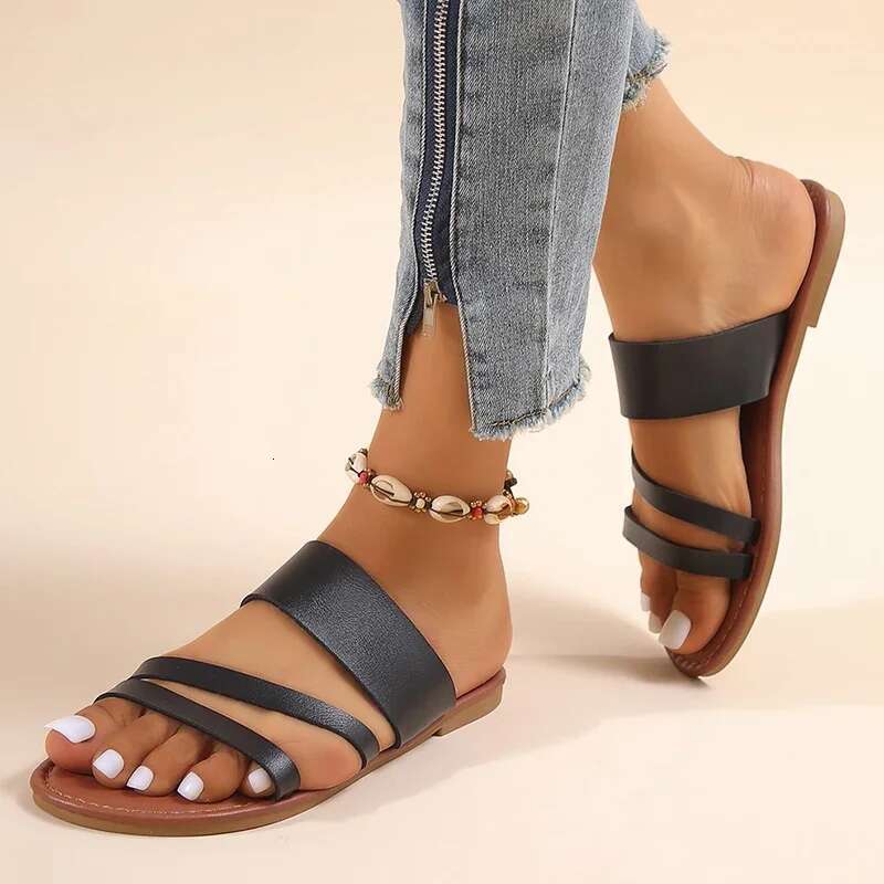 2025 Summer New Women's Flat Shoes Casual Designer Fashion Beach Slippers