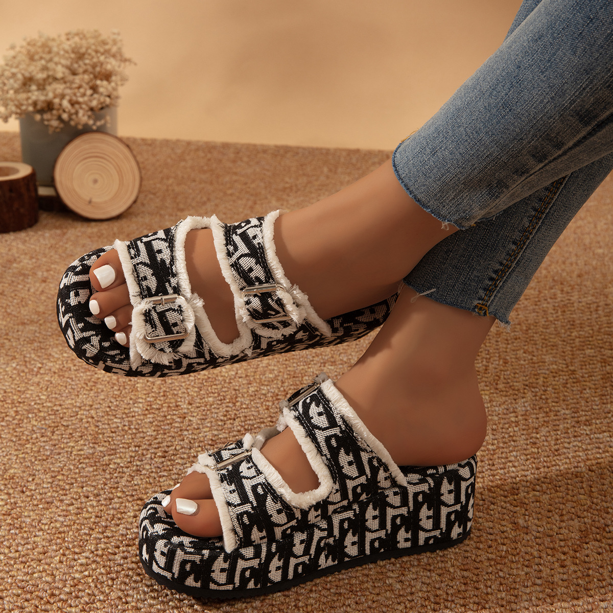 Free shipping designer plus size women casual sandals black white blue antislip breathable comfortable indoor slippers 2025