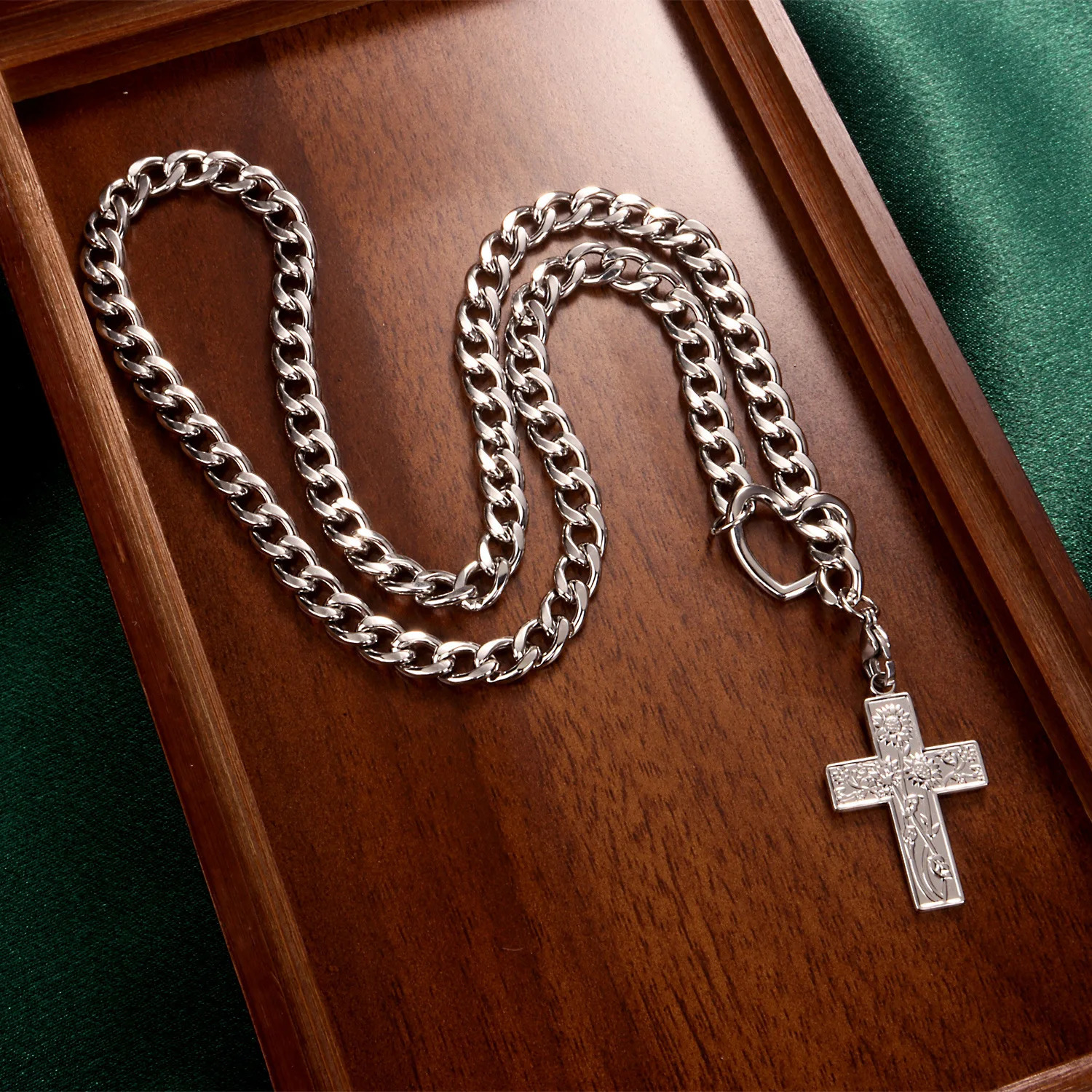 Heart shaped cross chain necklace womens punk rock stainless steel 003 long jewelry gift adjustable large charm 250325