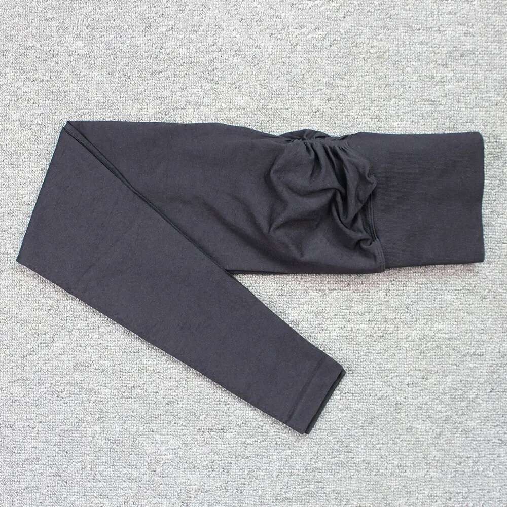2025 Seamless Knitted Fiess GYM Women's and Hips Tight Peach Buttocks High Waist Nude Yoga Pants