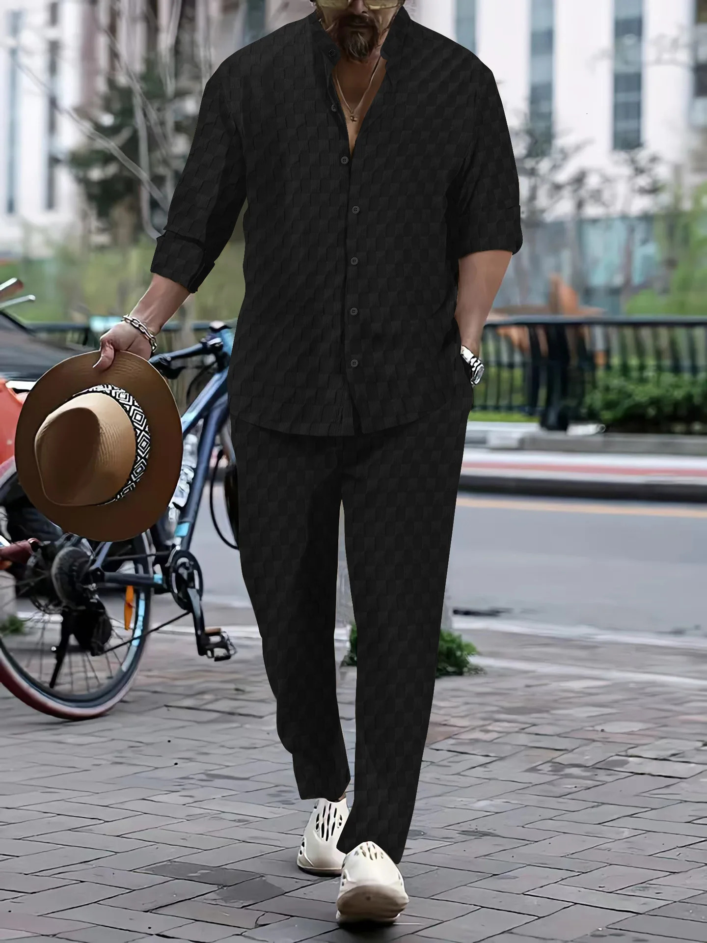 The trend of mens checkered Henry collar shirts and pants will break out in the autumn for casual sportswear 250327