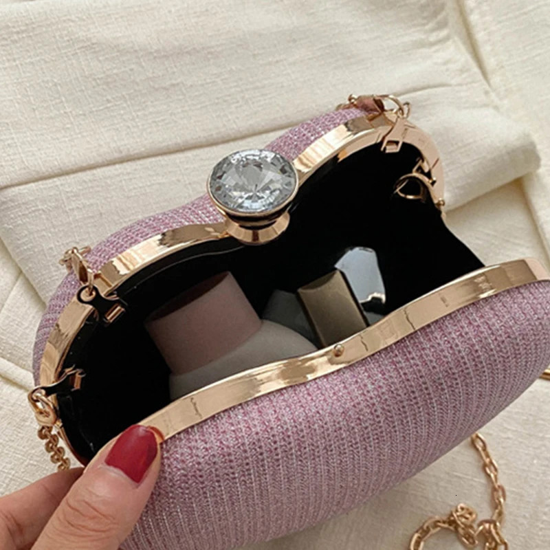 Night clutch bag womens shiny handbag heartshaped metal fashionable chain shoulder cross body y wallet 250326