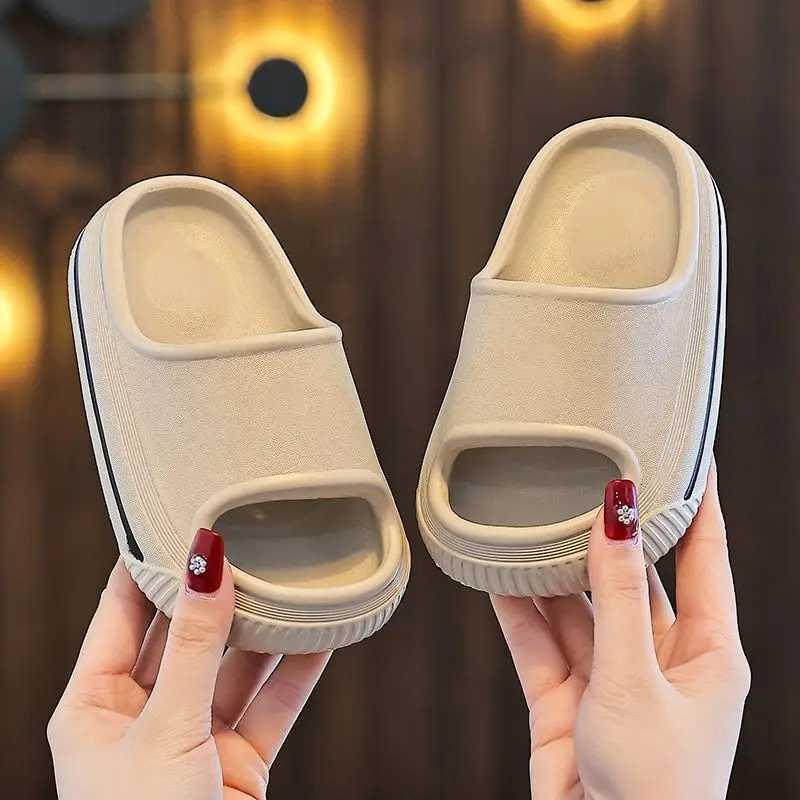 Slipper Solid EVA Childrens Slide 2025 Summer Leisure Waterproof Indoor Childrens Slide Beach Soft Anti slip Outdoor Shoes for Boys and Girls S25326