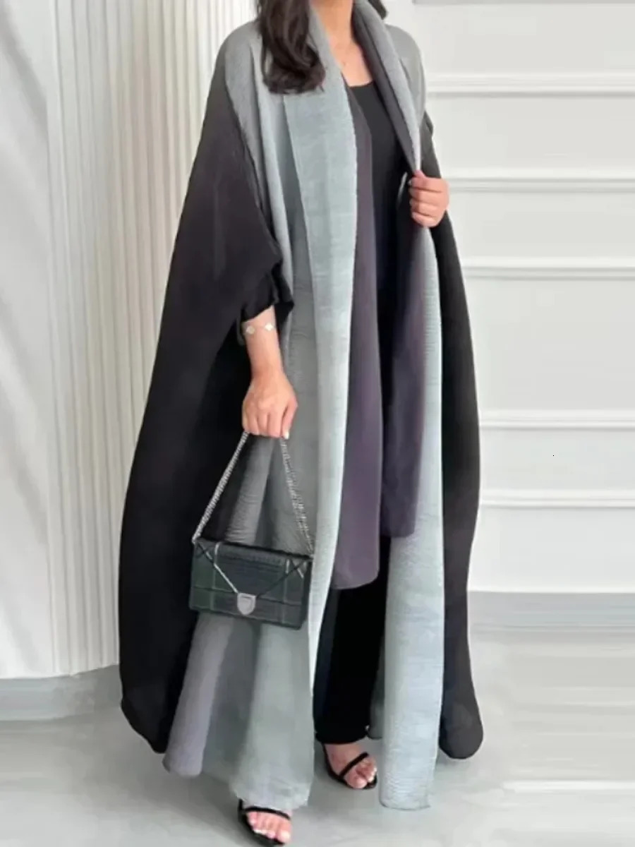 Muslim Abaya womens batsleeved pleated gradient cardigan cashmere sweater autumn Dubai plus size y jacket 250326