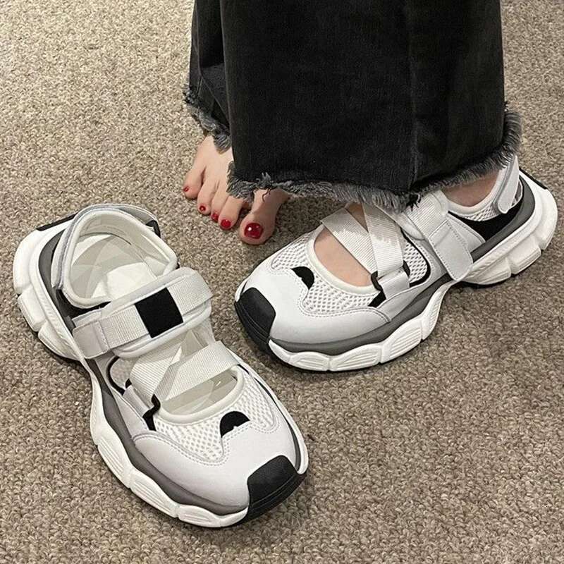 Designer Shoes Women's Summer Thick Bottom Casual Sandals For Girls Outdoor Retro Anti Slip Breathable Running Sneakers Fashion White Tennis Shoe