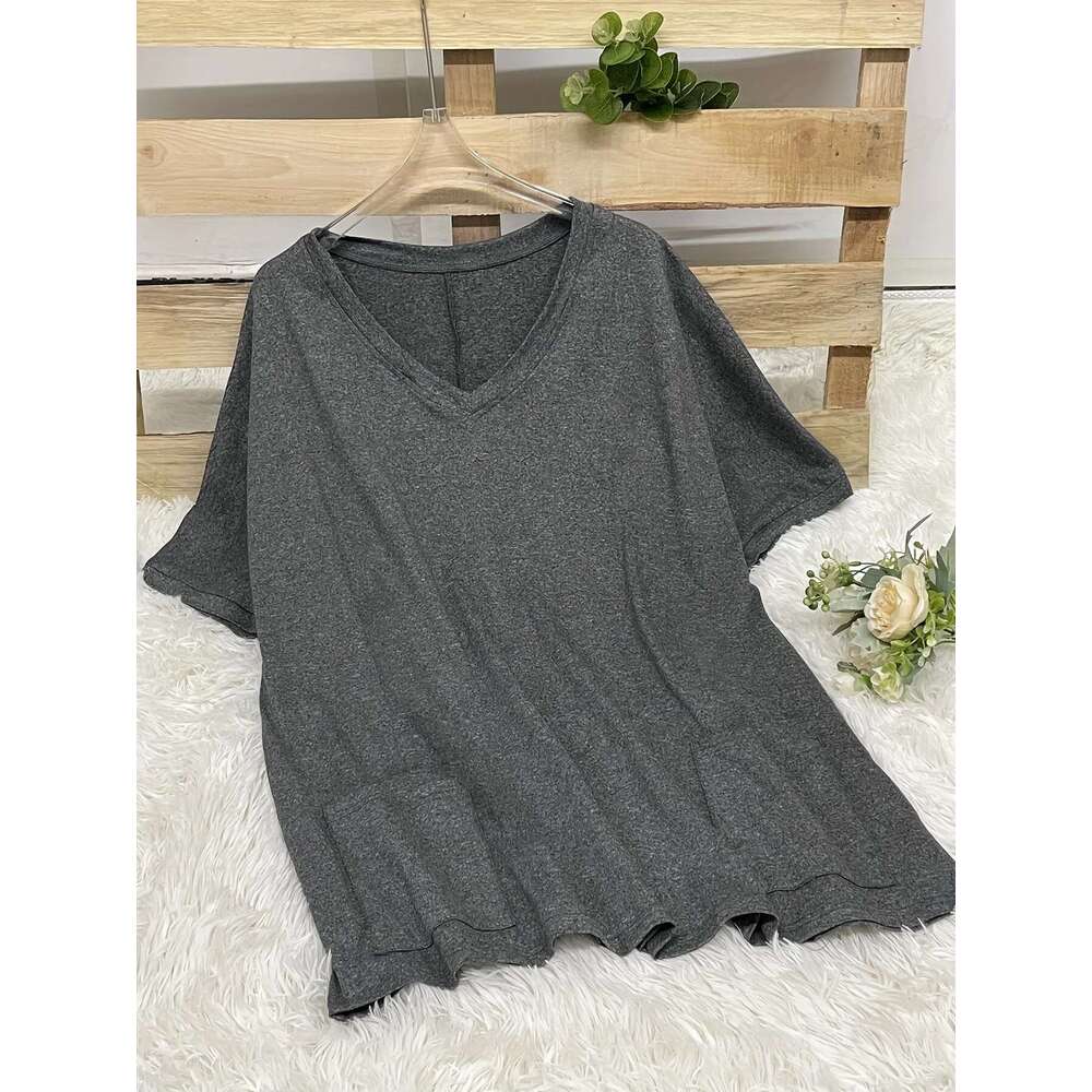 Women's V-neck short sleeved T-shirt, plus size, casual, front pocket, comfortable