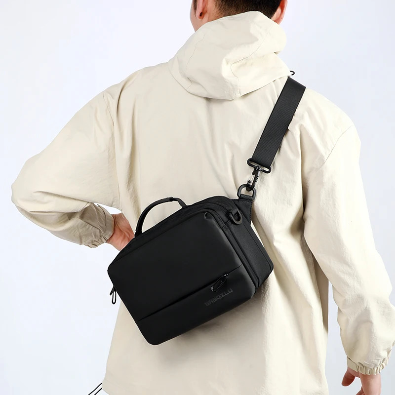 Japanese simple shoulder bag mens casual level messenger waterproof trend camera business parcel bread 250326