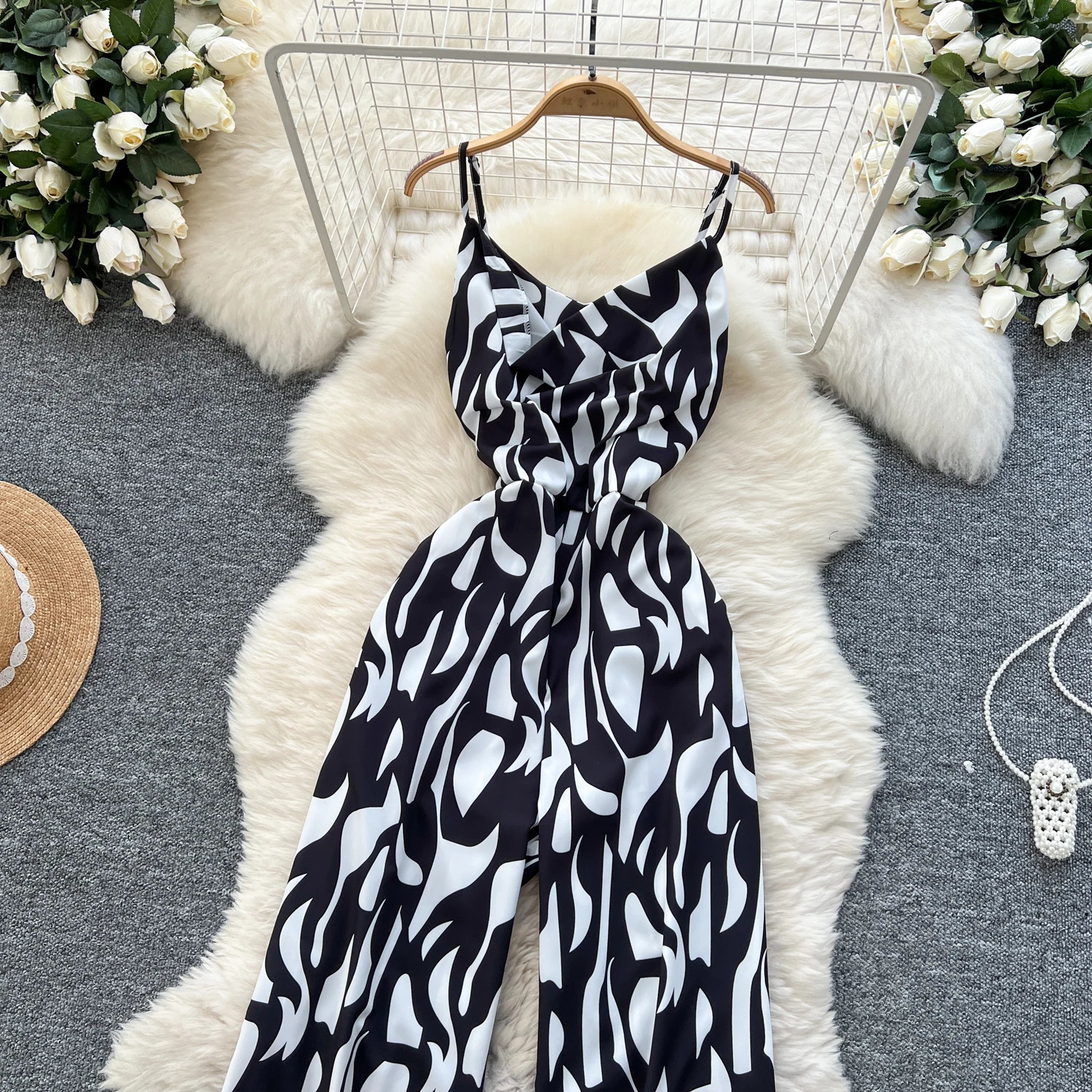 Casual full set spaghetti shoulder strap pocket printed swing collar sleeveless allows printing high waist wide leg loose jumpsuit 250326