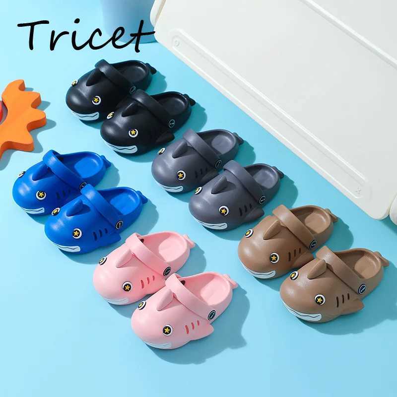 Slipper Childrens slide cartoon shark EVA boys and girls outdoor chloroprene rubber shoes summer waterproof soft sole childrens slide S25326