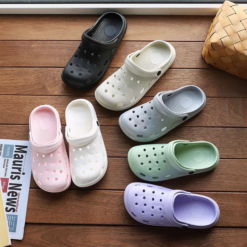 2025 Summer New Waterproof Slippers for Women Outdoor Designer Fashion Slippers Soft soled Garden Shoes Indoor Care Shoes Sandals2