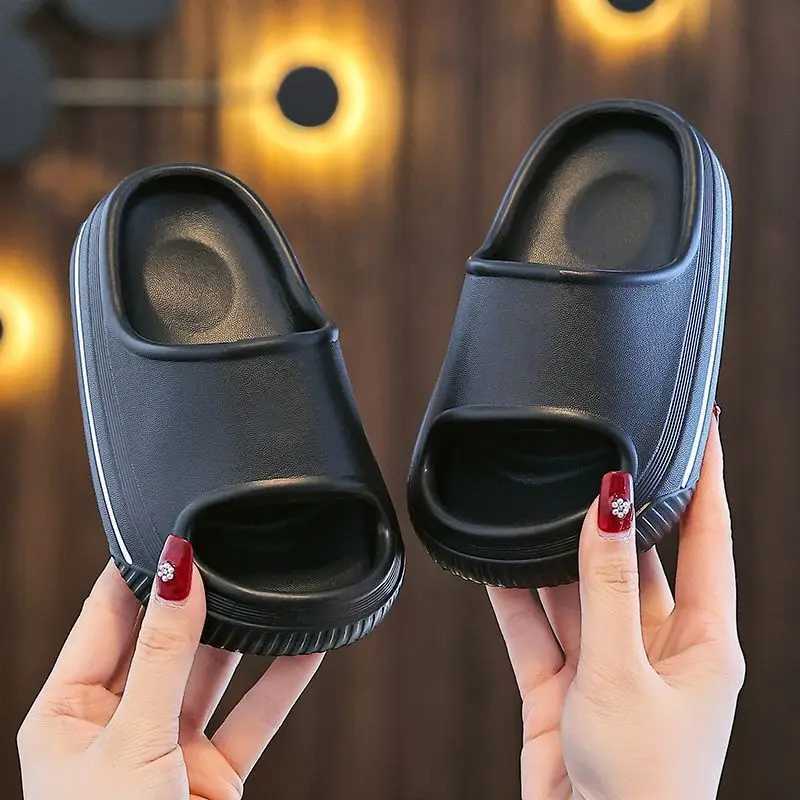 Slipper Solid EVA Childrens Slide 2025 Summer Leisure Waterproof Indoor Childrens Slide Beach Soft Anti slip Outdoor Shoes for Boys and Girls S25326