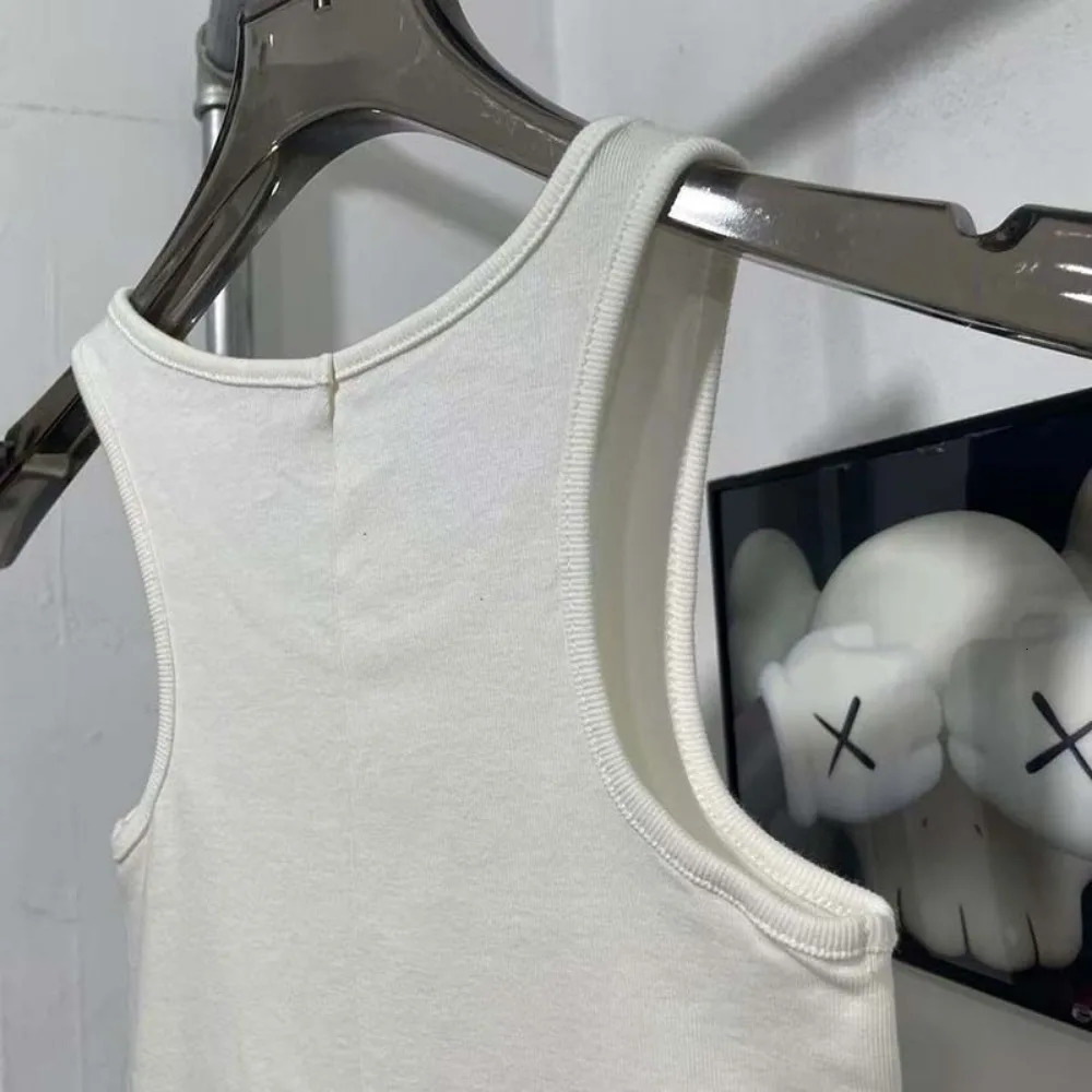Top 25 Womens Sexy Vests in the Year of Snake Early Spring Limited Edition Letter Graffiti Printed White Ribbon Knitted Vest for Women 250326
