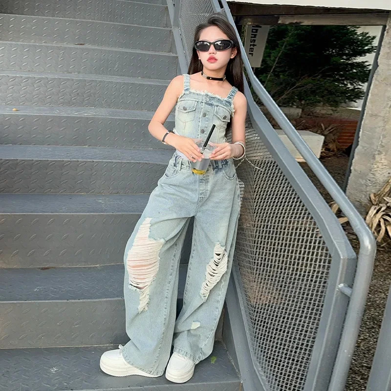 Girls Suits Summer Vintage Denim Suit Harbor Flavor Halter Vest Ripped Wide-leg Pants Two-piece Set Kids Simple Casual 250326