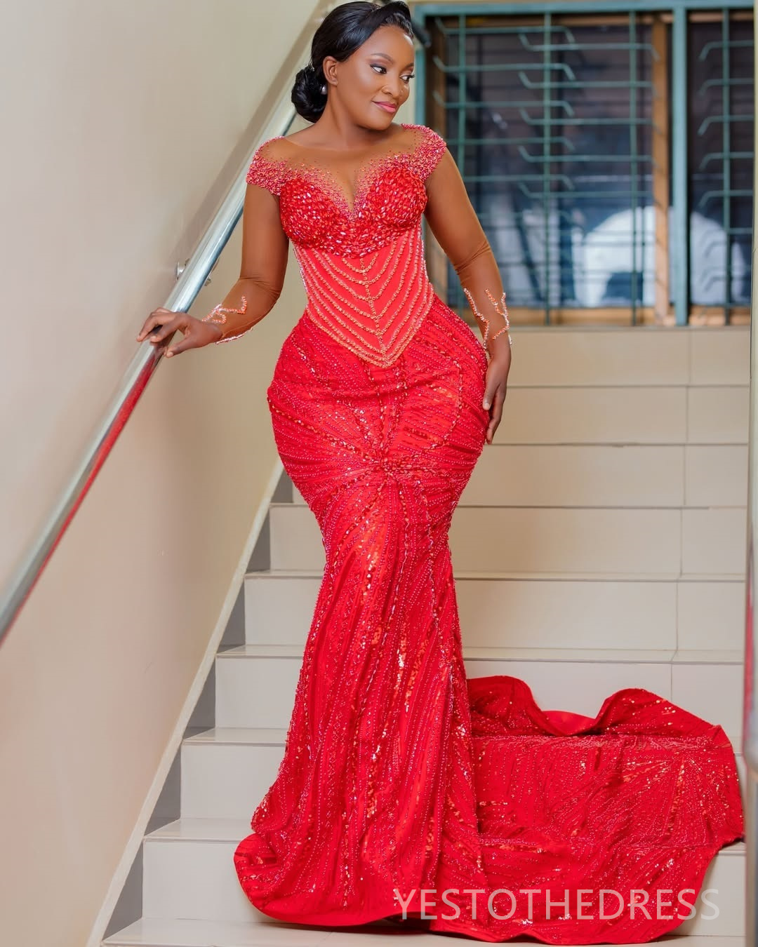 2025 Plus Size Red Prom Dress Mermaid Prom Dresses Formal Gowns Illusion Sheer Neck Long Sleeves Beaded Lace Crystals Birthday Second Reception Gowns 